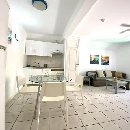 아파트 Bungalow Con Piscina En Rocas Del Mar, Tenerife Sur 코스타델실렌시오