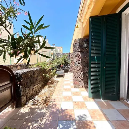 Bungalow Con Piscina En Rocas Del Mar, Tenerife Sur