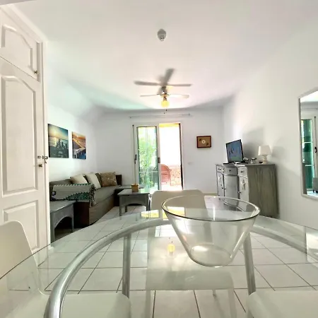 Bungalow Con Piscina En Rocas Del Mar, Tenerife Sur 코스타델실렌시오