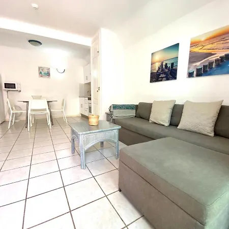 Bungalow Con Piscina En Rocas Del Mar, Tenerife Sur *